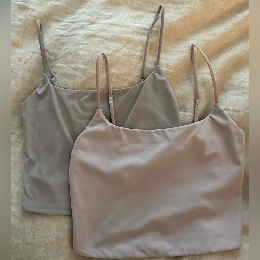 Aritzia BABATON Contour Spaghetti Camisole. Medium. Light pink and Opal gray.